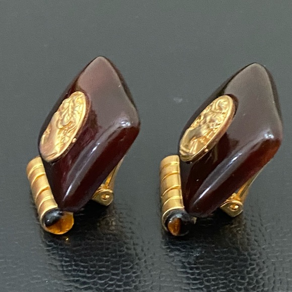 Vintage Unsigned Amber Lucite Victorian Lady Cameo Clip Earrings 22.6g - Picture 7 of 14